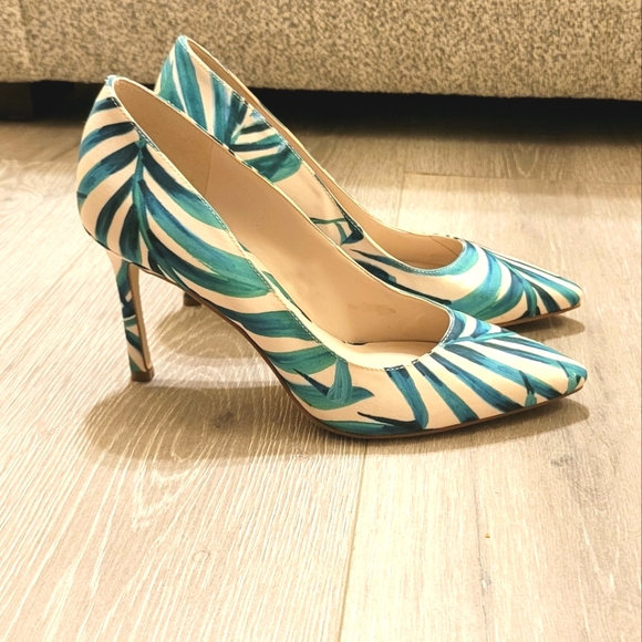 Nine West | Tropic Plant Print | Pointed Toe |Tatiana Pump | Size 6M - Picture 6 of 10